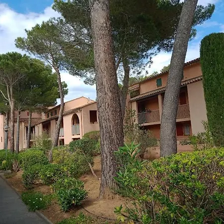 Rez De Jardin St Aygulf Apartment